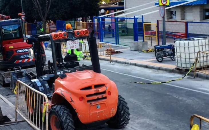 El PSOE denuncia que las obras de la avenida Venezuela dificultan el acceso seguro de alumnos al colegio y de usuarios a los centros médicos